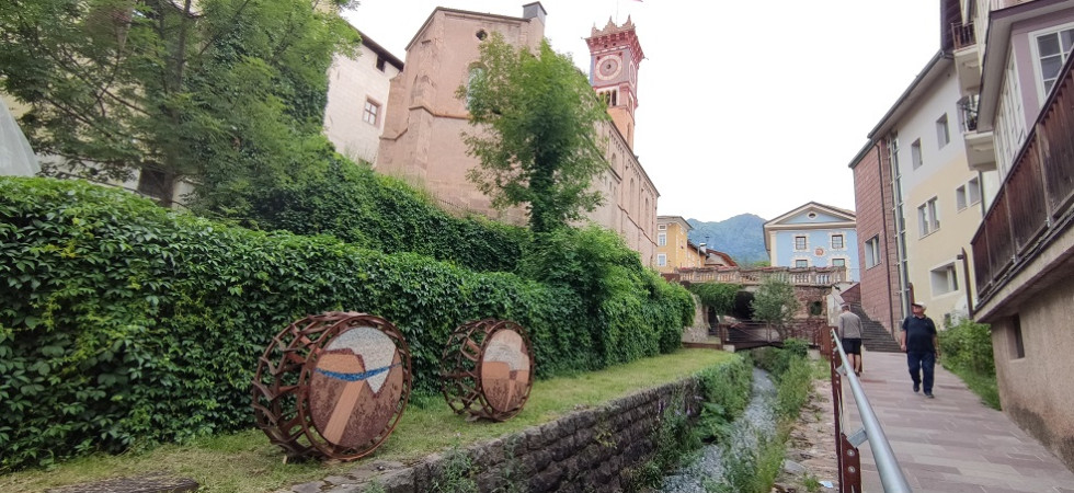 Record di esposizioni a Cavalese, dieci mostre in due mesi a confermare il crescente interesse per la cultura e il turismo